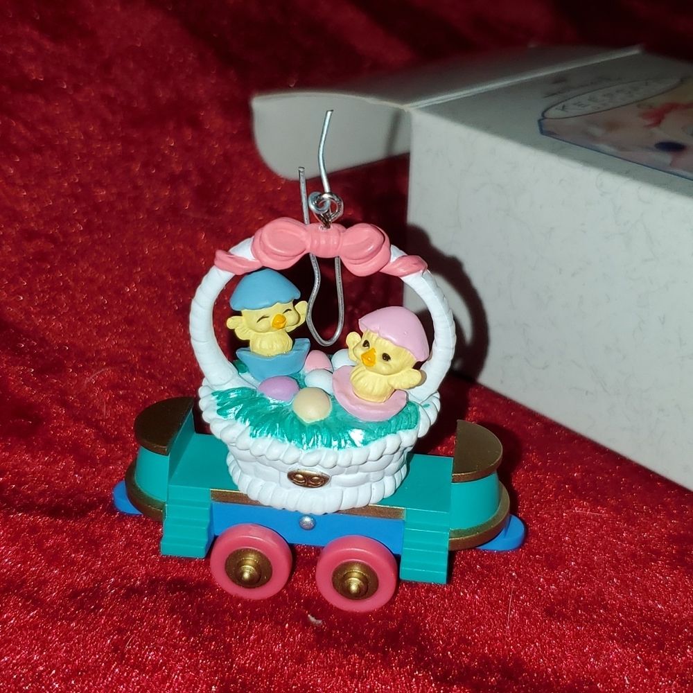 Vintage 1999 Hallmark Keepsake Ornament Cottontail Express Flatbed Car Easter - Picture 6 of 13